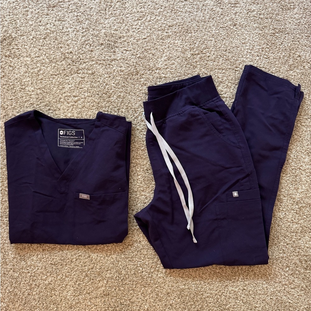 FIGS Purple Scrub Set